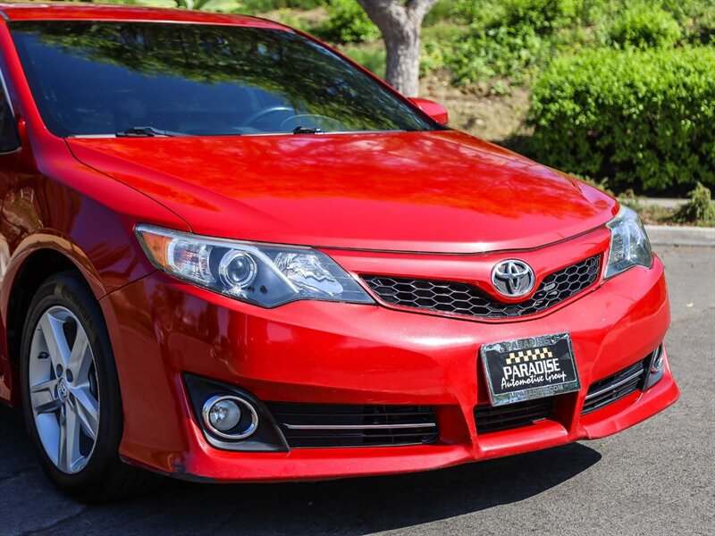 Used 2014 Toyota Camry SE FWD image 6