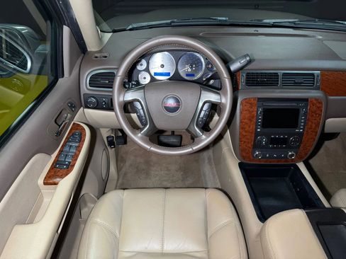 Used 2007 GMC Yukon SLT w/ SLT Preferred Equipment Group image 13