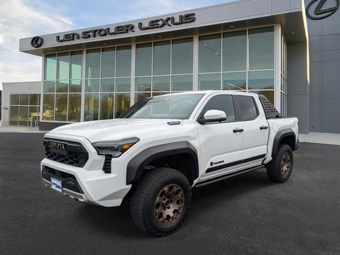 Used 2024 Toyota Tacoma 4x4 Double Cab Hybrid image 7