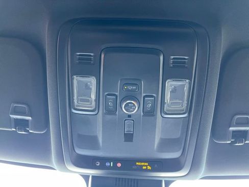 Used 2025 GMC Yukon XL Elevation AWD/4WD image 21