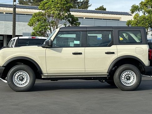 New 2025 Ford Bronco Base image 7