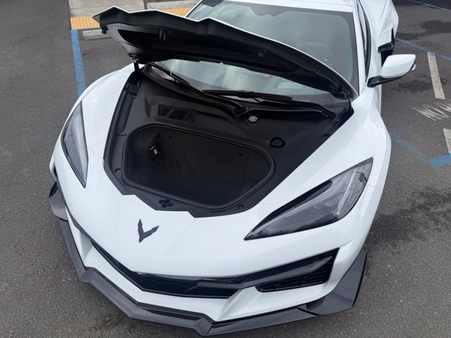 Used 2023 Chevrolet Corvette Z06 w/ Z07 Performance Package RWD image 11
