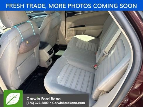 Used 2017 Ford Fusion SE w/ Fusion SE Technology Package FWD image 11