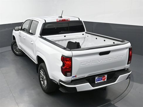 Used 2024 Chevrolet Colorado LT w/ LT Convenience Package image 32