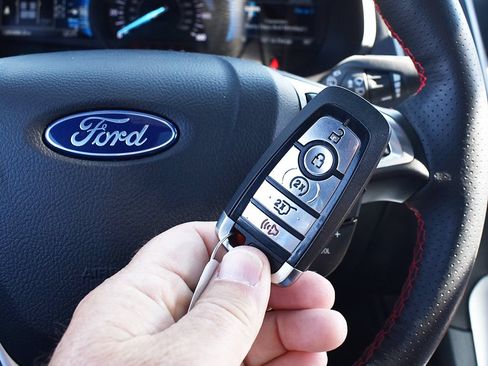 Used 2023 Ford Edge ST-Line AWD/4WD image 11