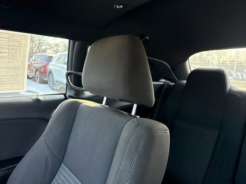 Used 2016 Dodge Challenger SXT w/ Driver Convenience Group image 33