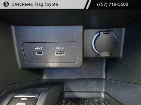 Used 2024 Nissan Kicks SR w/ SR Premium Package FWD image 34