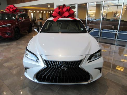 New 2025 Lexus ES 350 image 14