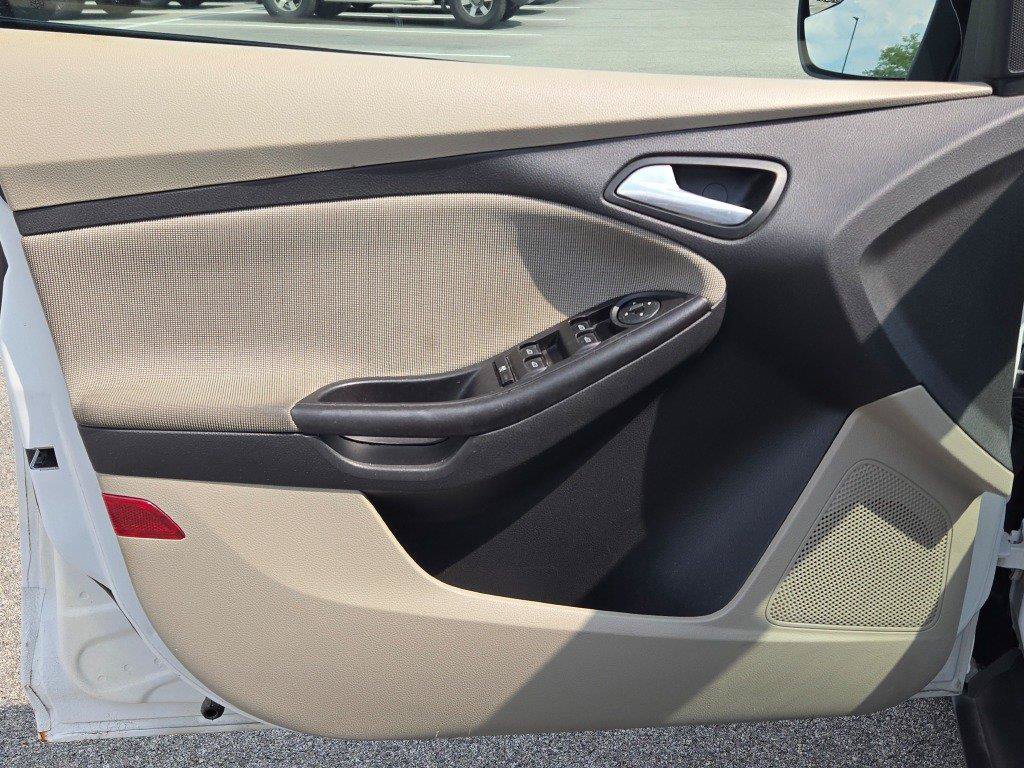 Used 2012 Ford Focus SE FWD image 15