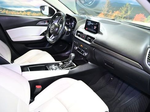 Used 2018 MAZDA MAZDA3 Grand Touring w/ Premium Equipment Package image 43