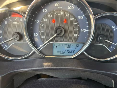 Used 2015 Toyota Corolla LE image 25