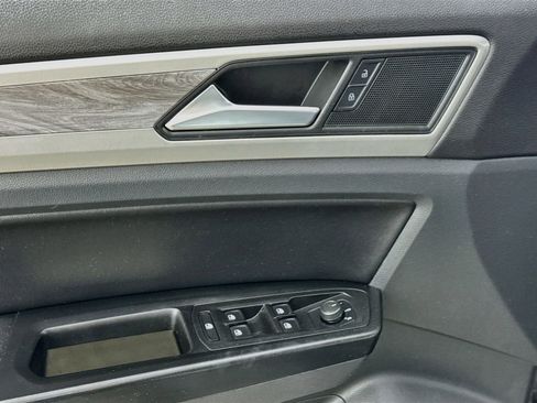 Used 2020 Volkswagen Atlas Cross Sport SE AWD/4WD image 19