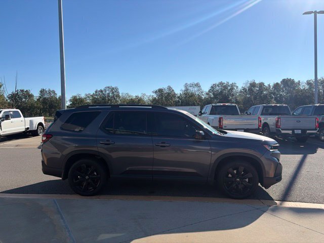 Used 2025 Honda Pilot Black Edition image 6