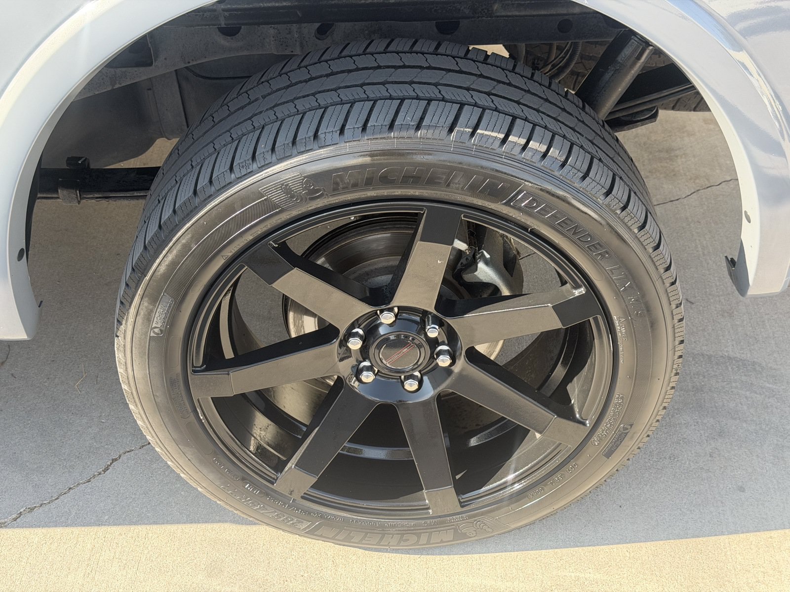 Used 2019 Ford F150 XLT w/ Equipment Group 302A Luxury AWD/4WD image 15