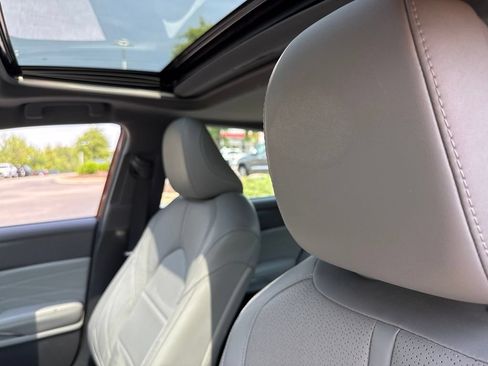 Used 2021 Toyota Avalon Limited w/ Advanced Safety Package FWD image 8