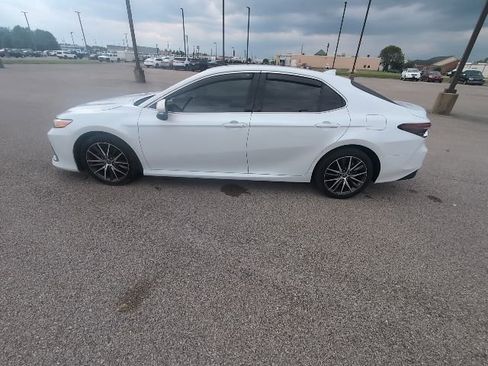 Certified 2023 Toyota Camry XLE FWD image 9