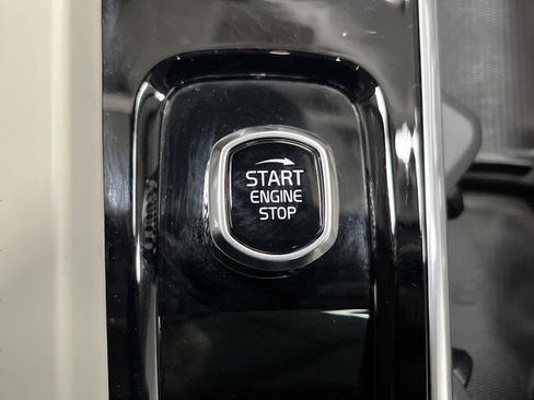 Used 2025 Volvo XC60 B5 Ultra w/ Protection Package Premier image 23