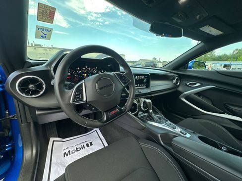 Used 2018 Chevrolet Camaro SS RWD image 13