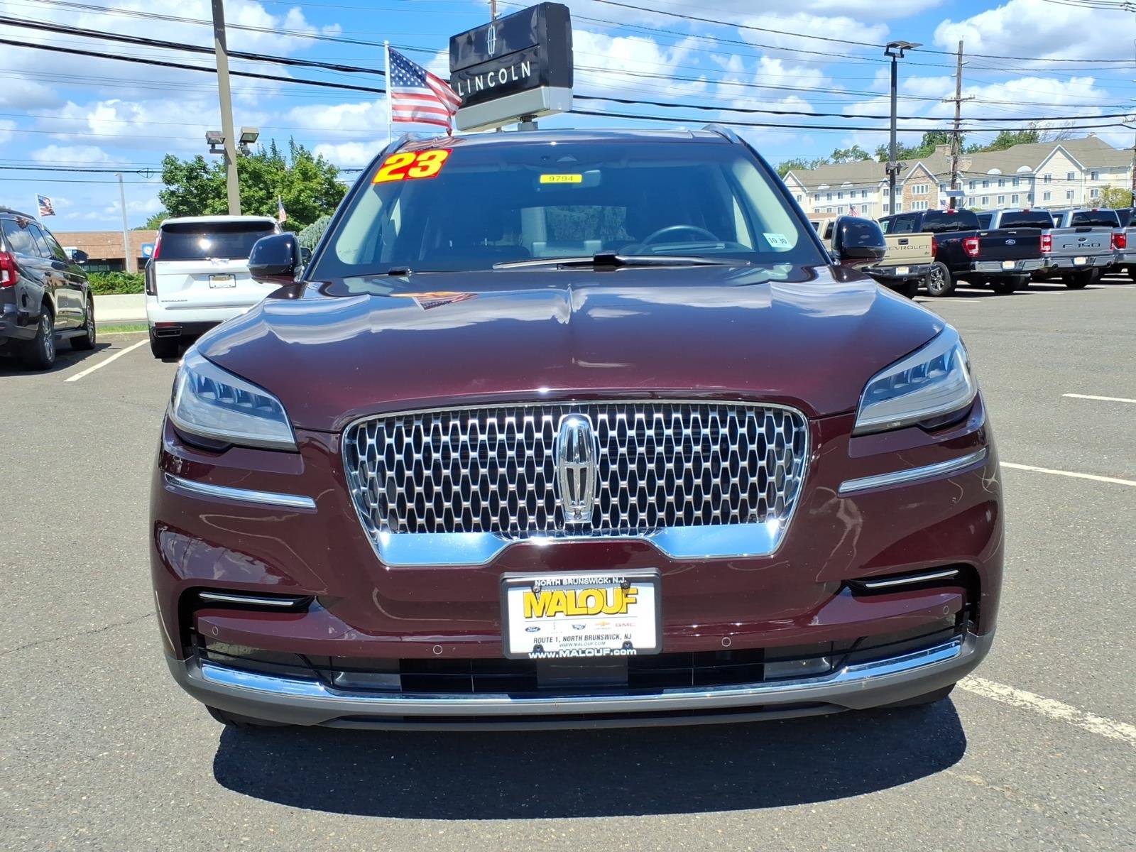 Used 2023 Lincoln Aviator Reserve w/ Equipment Group 201A AWD/4WD image 2