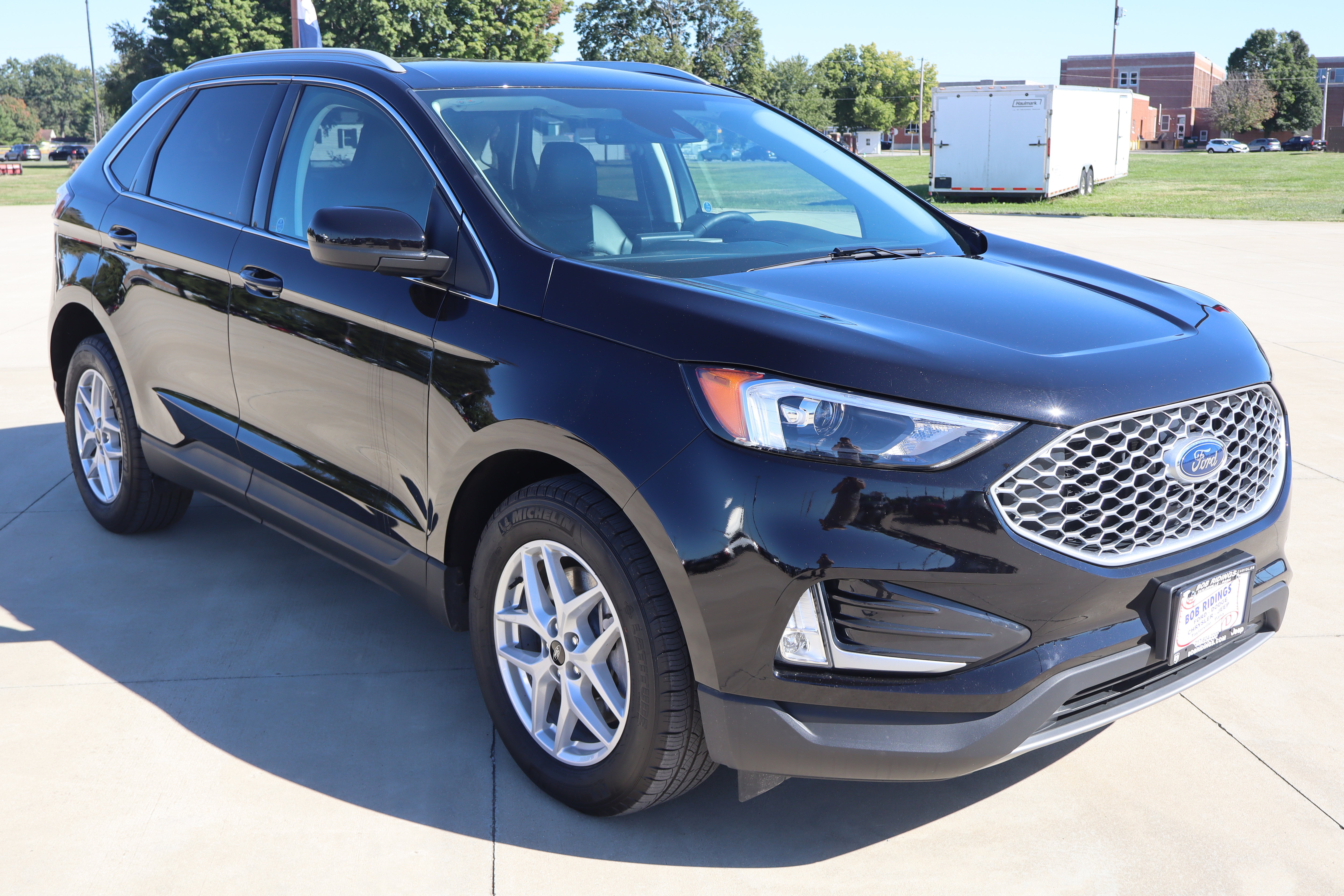 Used 2024 Ford Edge SEL w/ Convenience Package AWD/4WD image 3