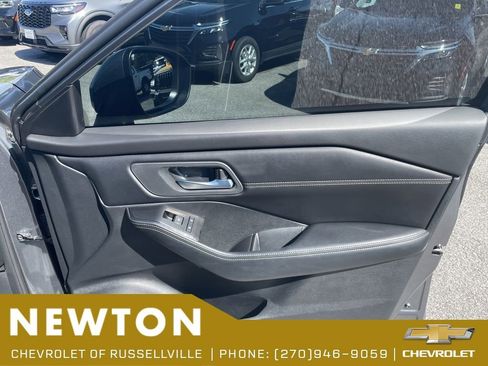 Used 2024 Nissan Rogue SV w/ SV Premium Package AWD/4WD image 26