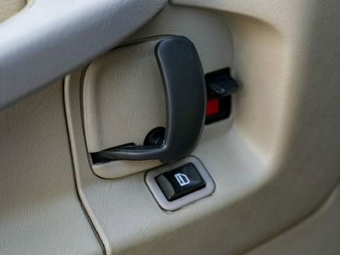 Used 2013 Chevrolet Express 3500 LS image 17