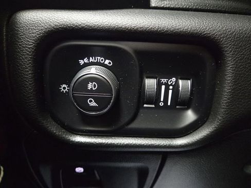 Used 2025 RAM 1500 Rebel image 25