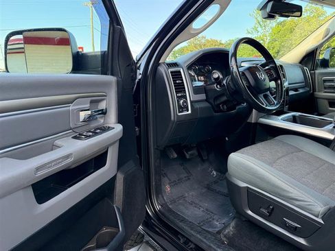 Used 2016 RAM 2500 Big Horn w/ Black Appearance Group image 29