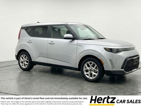 Used 2025 Kia Soul LX w/ LX Technology Package image 1
