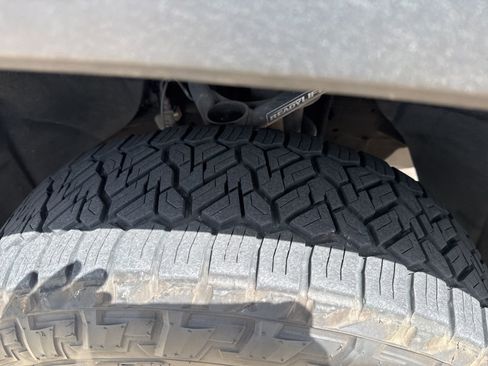 Used 2020 GMC Sierra 1500 AT4 w/ AT4 Premium Package image 5