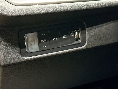 New 2026 Chevrolet Traverse LT w/ Sun and Wheel Package image 10