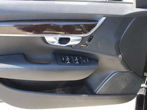 Used 2018 Volvo S90 T5 Momentum AWD/4WD image 32