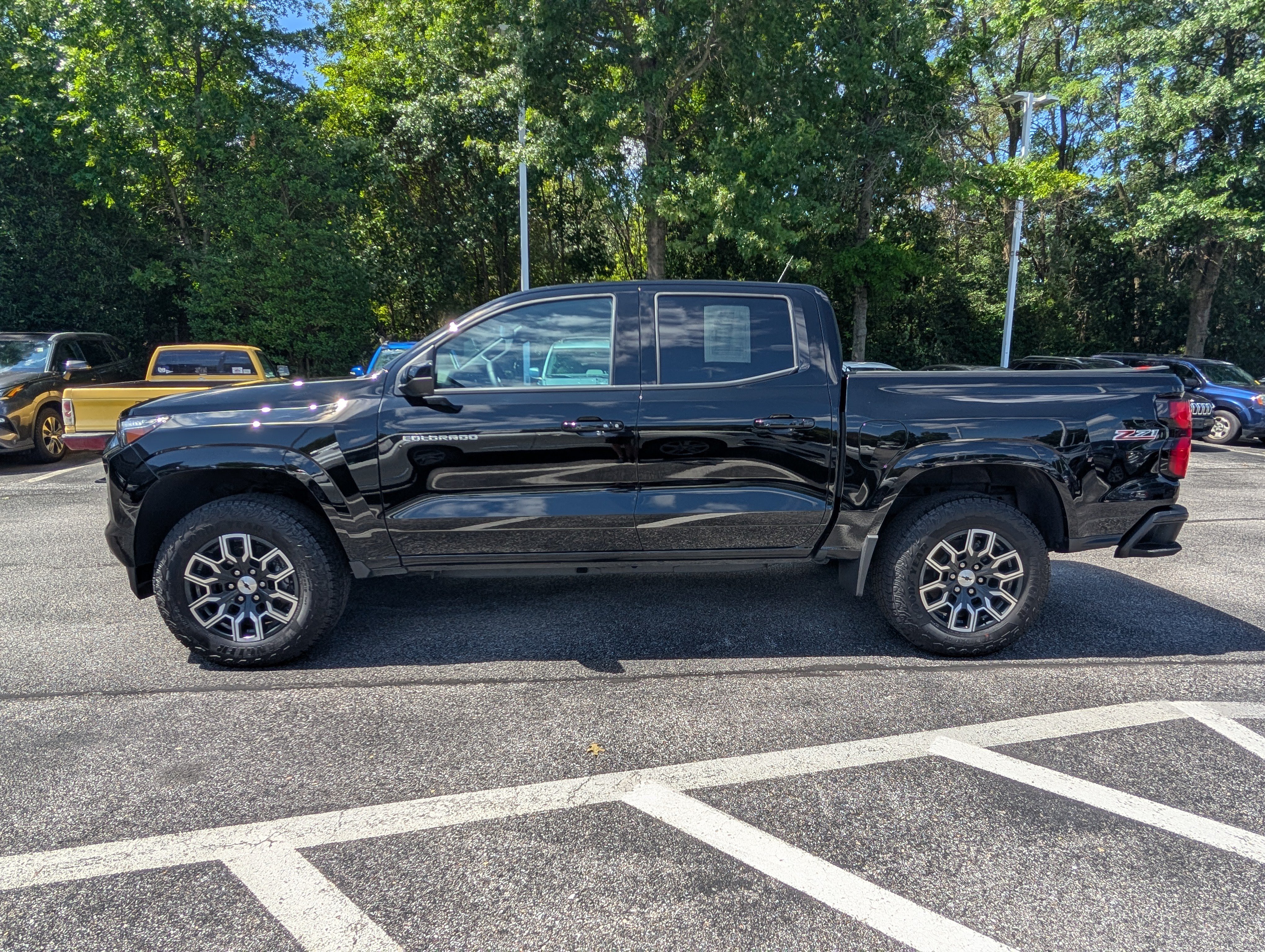 Used 2026 Chevrolet Colorado Z71 w/ Z71 Convenience Package 2 AWD/4WD image 6