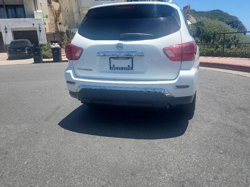 Used 2018 Nissan Pathfinder S FWD image 6