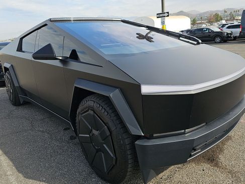 Used 2024 Tesla Cybertruck Cyberbeast AWD/4WD image 5