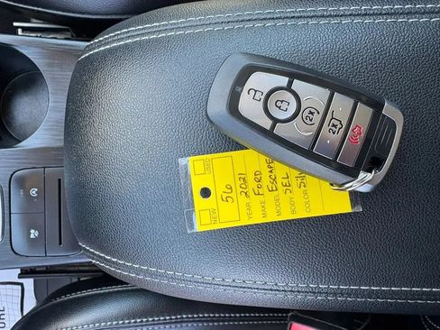 Used 2021 Ford Escape SEL AWD/4WD image 24