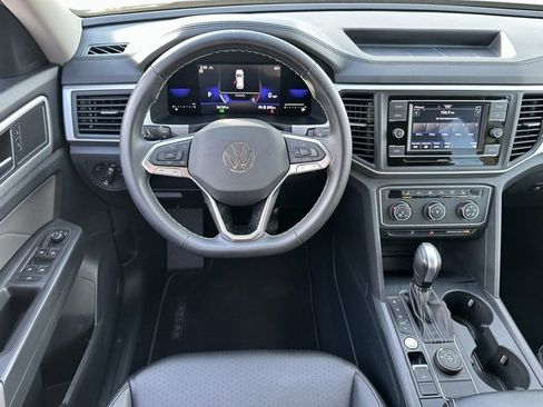 Used 2023 Volkswagen Atlas SE image 15