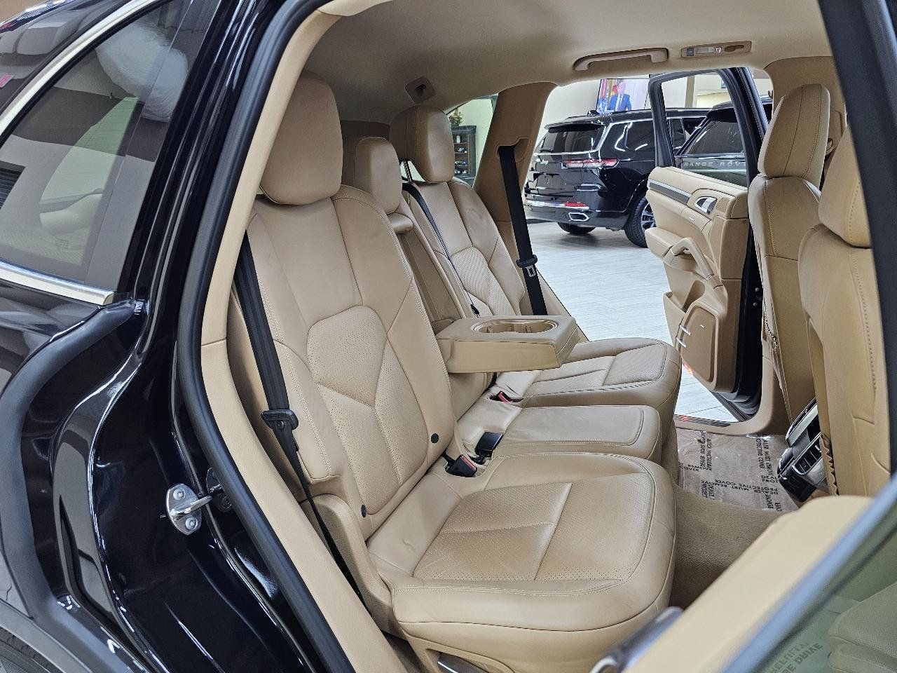 Used 2014 Porsche Cayenne S w/ Comfort Plus Package AWD/4WD image 23