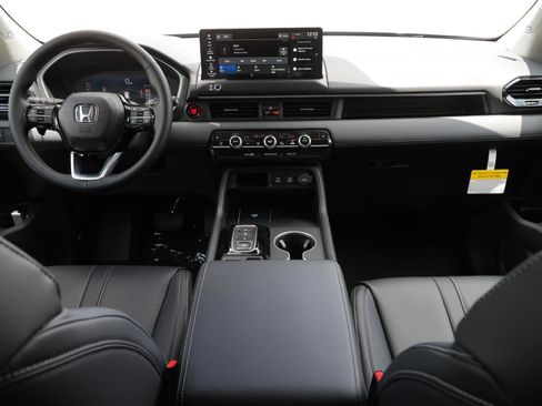 New 2026 Honda Pilot Touring image 21