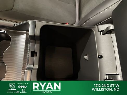 New 2026 Jeep Grand Cherokee Altitude AWD/4WD image 29