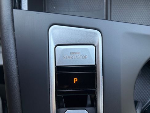 Certified 2024 Volkswagen Atlas SE AWD/4WD image 30