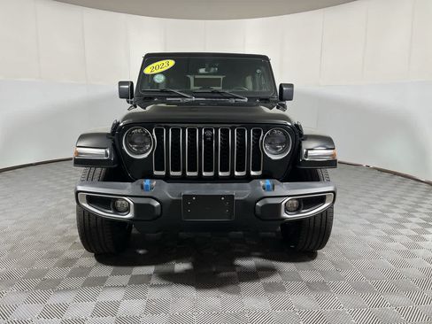Used 2023 Jeep Wrangler Unlimited Sahara w/ Cold Weather Group AWD/4WD image 3