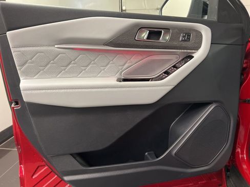 New 2026 Ford Explorer Platinum image 31