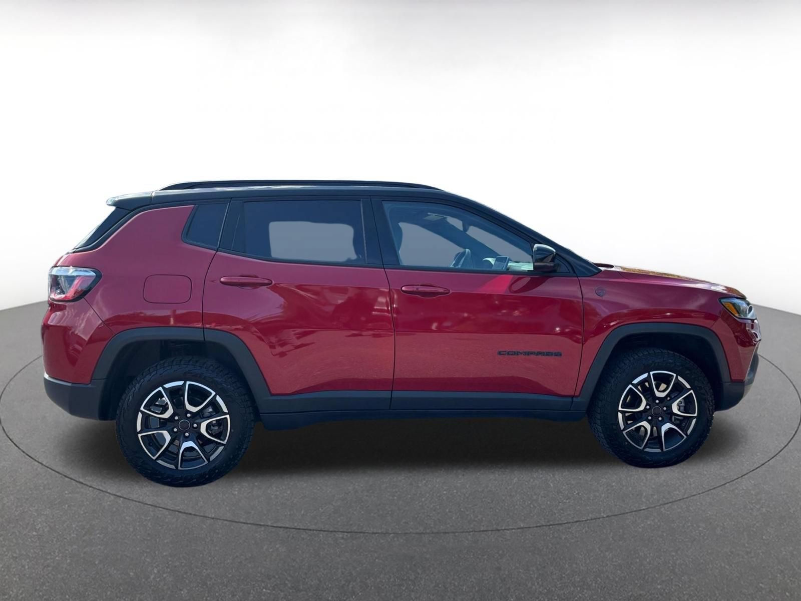 Used 2025 Jeep Compass Trailhawk AWD/4WD image 14