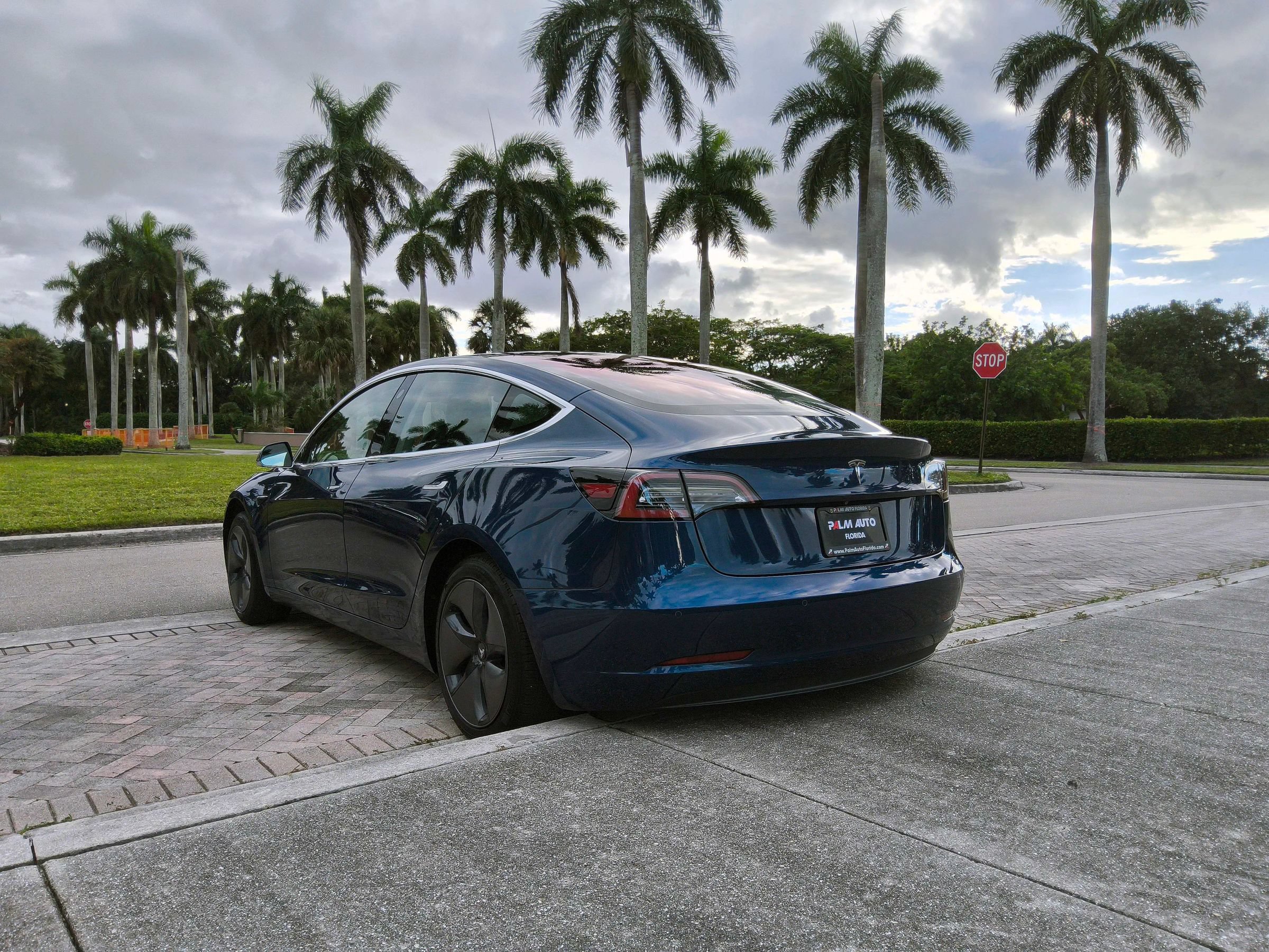 Used 2018 Tesla Model 3 Long Range RWD image 10