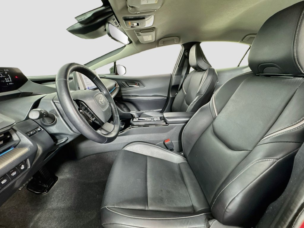 Used 2024 Toyota Prius XLE FWD image 12