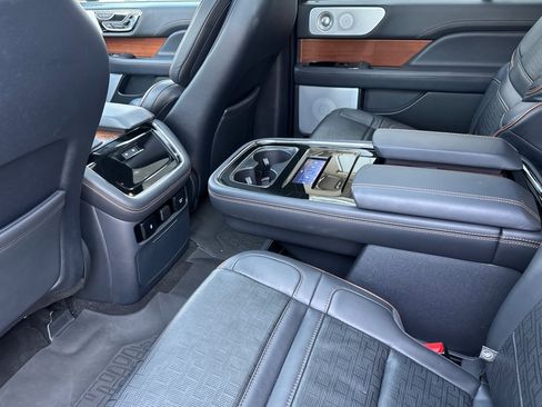 Certified 2024 Lincoln Navigator Black Label AWD/4WD image 12