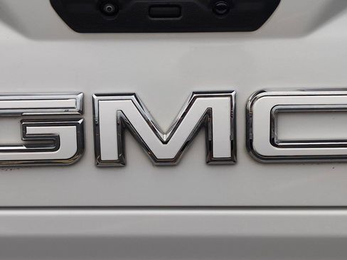 Used 2022 GMC Sierra 1500 SLT w/ SLT Premium Package AWD/4WD image 6