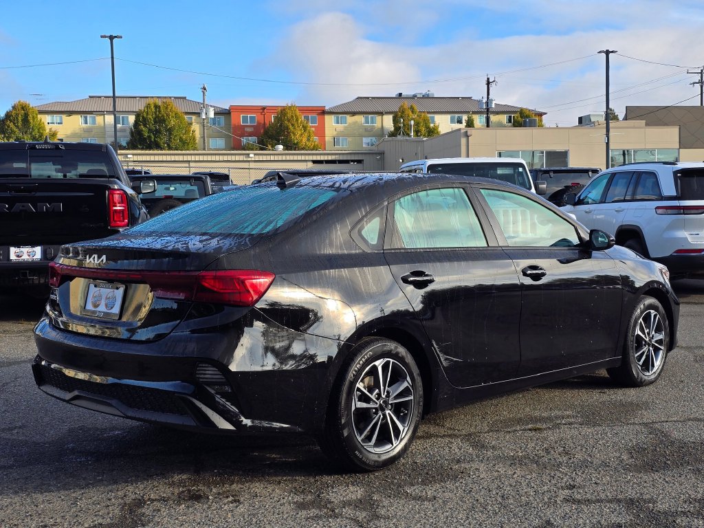 Used 2022 Kia Forte LXS FWD image 7