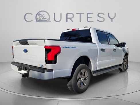 Used 2023 Ford F150 Lightning XLT AWD/4WD image 3